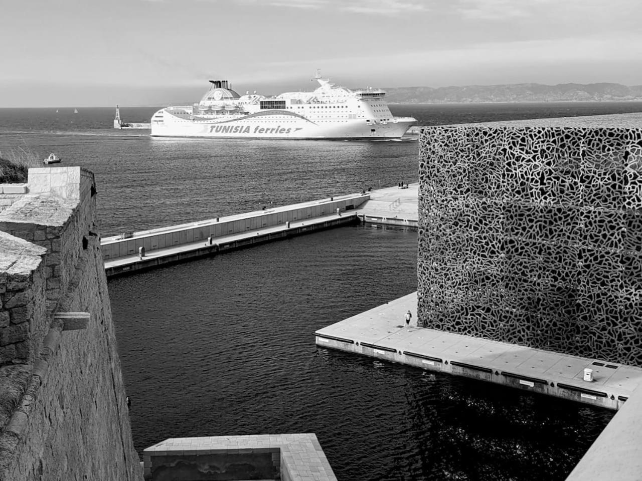Studio Vieux-Port Vue Basilique Notre-Dame Marseille Extérieur photo